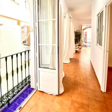 Comfortable Studio Old Town, Parking Optional Sevilla Buitenkant foto