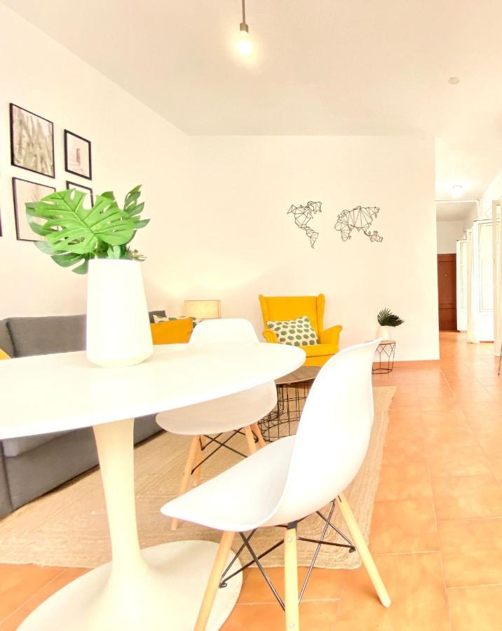 Comfortable Studio Old Town, Parking Optional Sevilla Buitenkant foto
