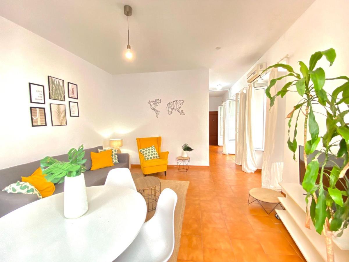 Comfortable Studio Old Town, Parking Optional Sevilla Buitenkant foto