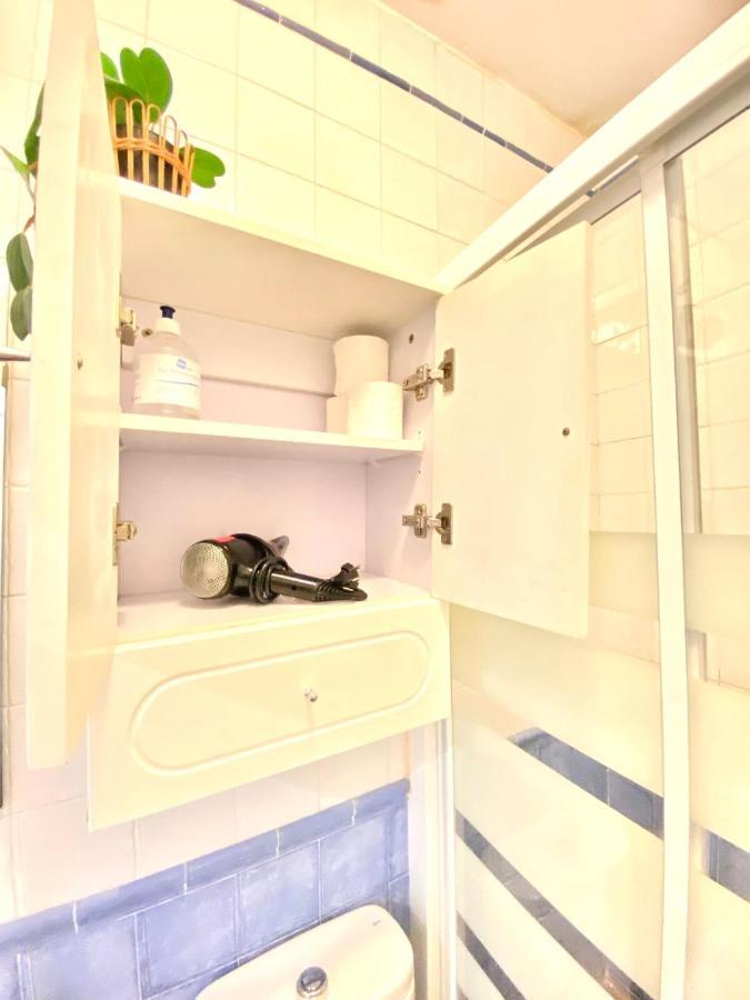 Comfortable Studio Old Town, Parking Optional Sevilla Buitenkant foto