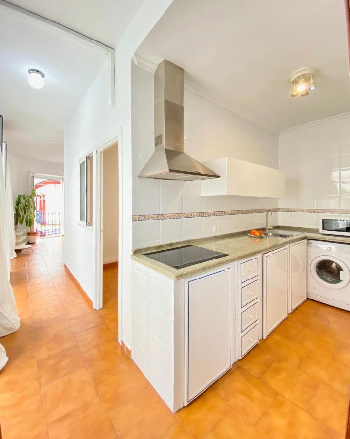 Comfortable Studio Old Town, Parking Optional Sevilla Buitenkant foto