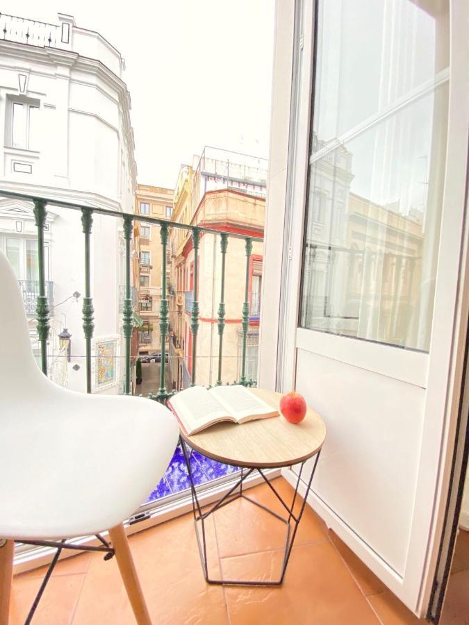 Comfortable Studio Old Town, Parking Optional Sevilla Buitenkant foto