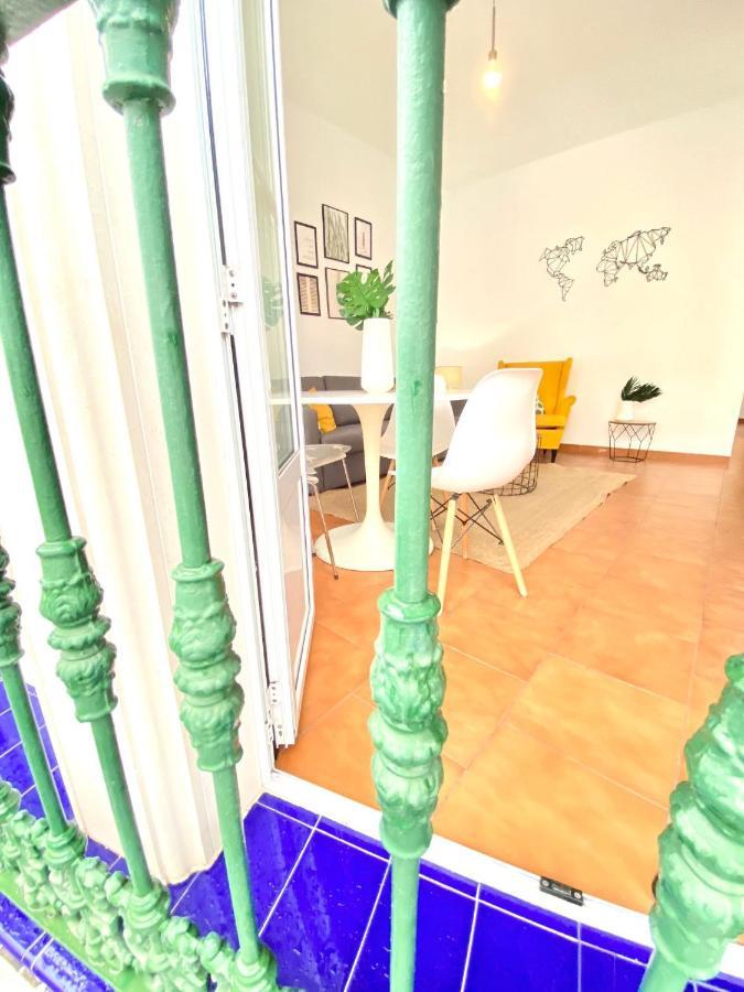 Comfortable Studio Old Town, Parking Optional Sevilla Buitenkant foto