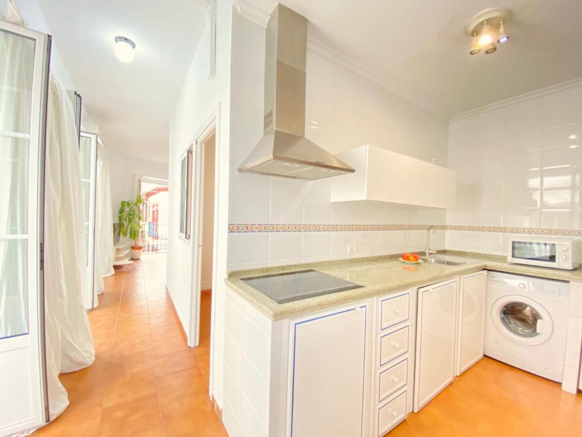 Comfortable Studio Old Town, Parking Optional Sevilla Buitenkant foto