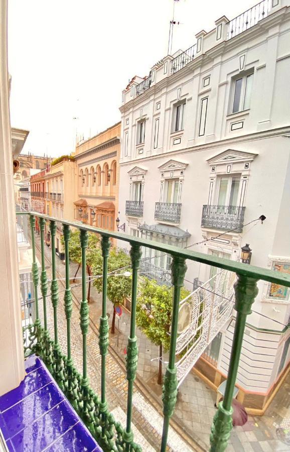 Comfortable Studio Old Town, Parking Optional Sevilla Buitenkant foto