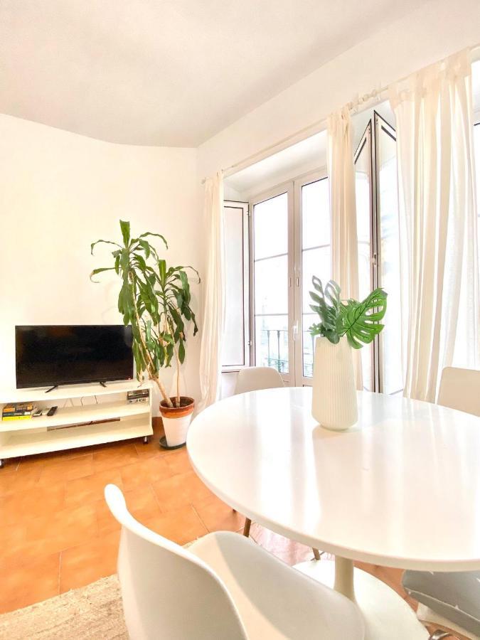 Comfortable Studio Old Town, Parking Optional Sevilla Buitenkant foto