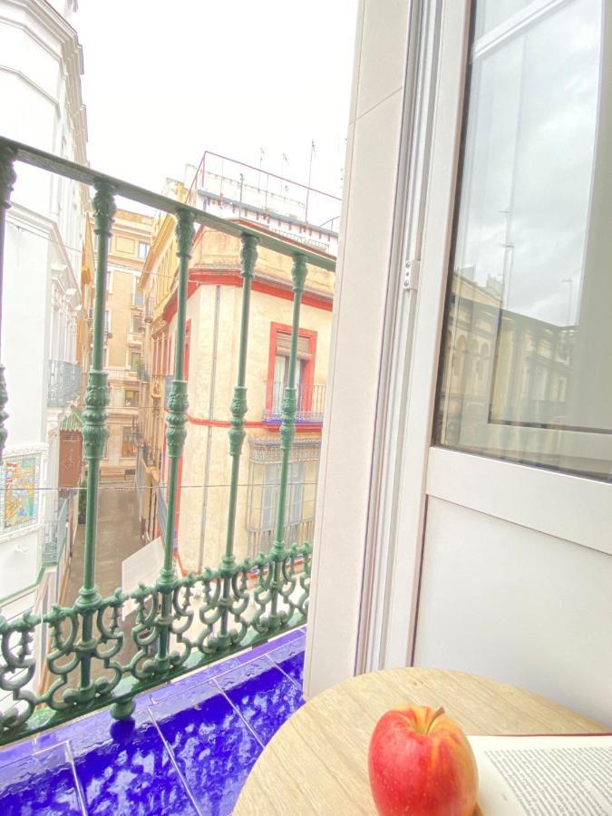 Comfortable Studio Old Town, Parking Optional Sevilla Buitenkant foto