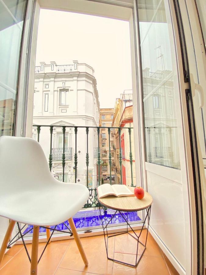Comfortable Studio Old Town, Parking Optional Sevilla Buitenkant foto