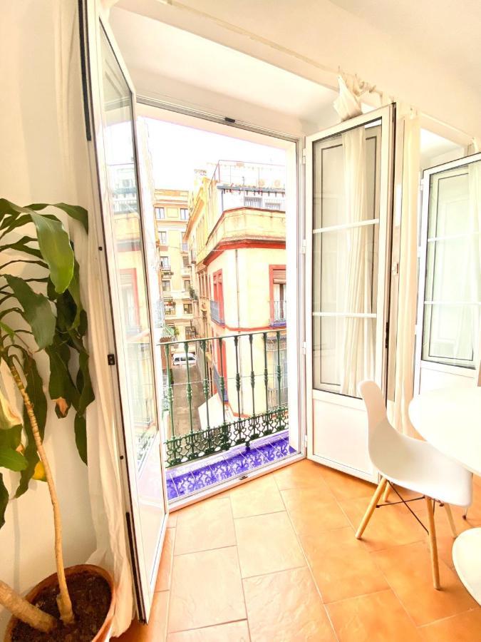 Comfortable Studio Old Town, Parking Optional Sevilla Buitenkant foto