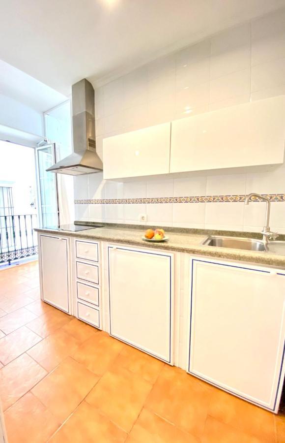 Comfortable Studio Old Town, Parking Optional Sevilla Buitenkant foto