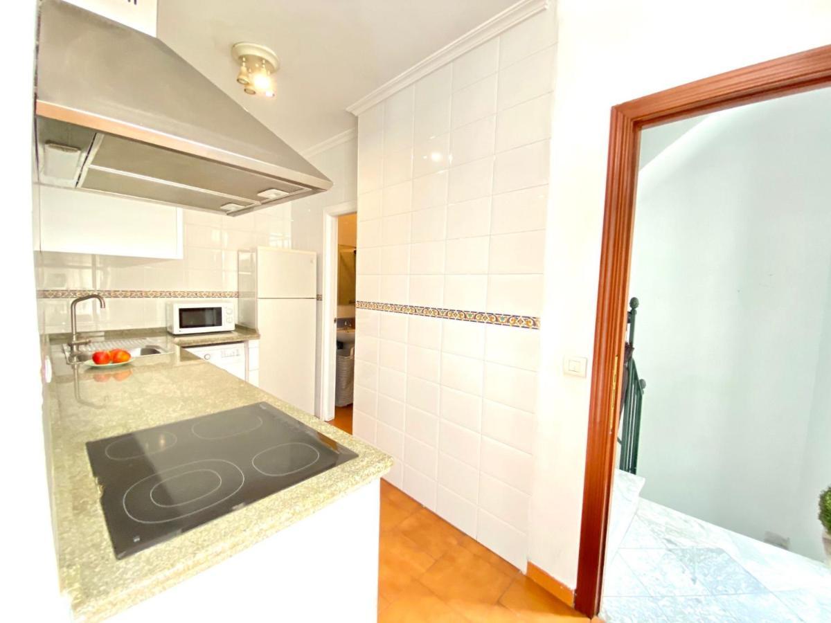 Comfortable Studio Old Town, Parking Optional Sevilla Buitenkant foto