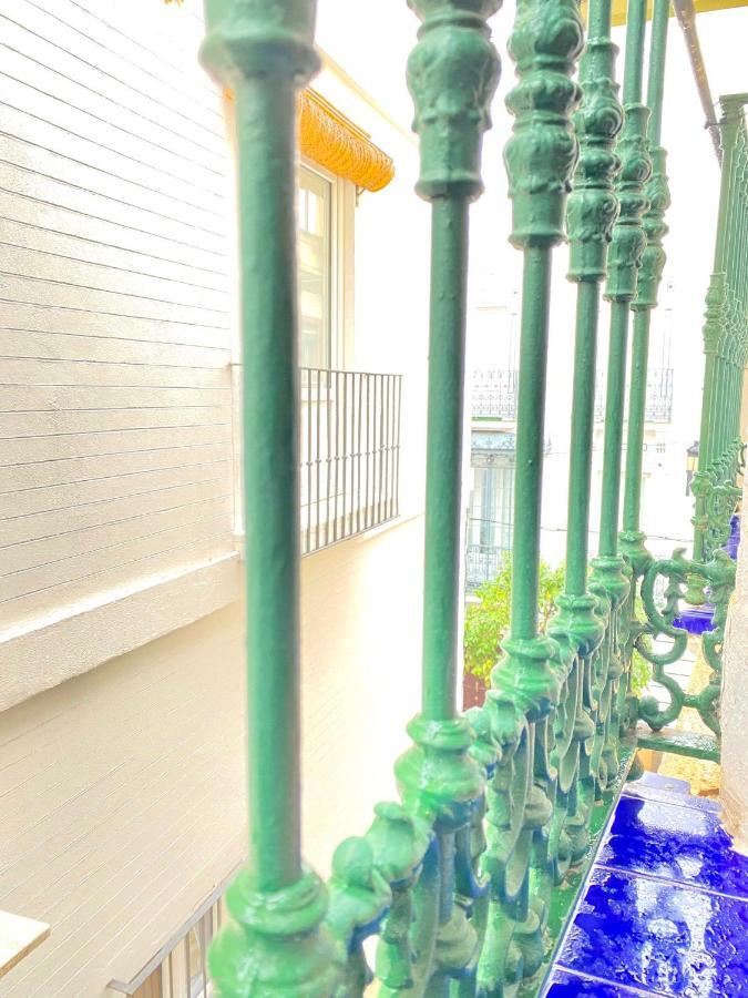 Comfortable Studio Old Town, Parking Optional Sevilla Buitenkant foto